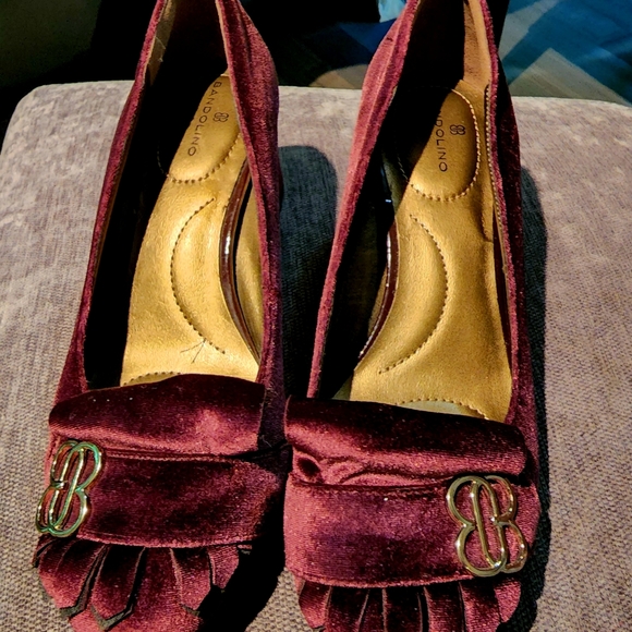 Bandolino velvet think heels 👠 - Picture 2 of 5